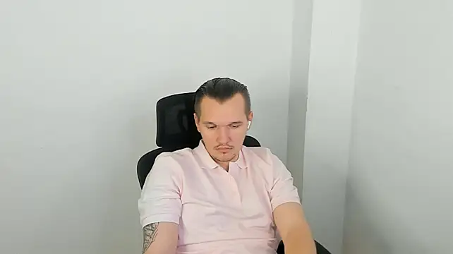 XXX chat uživo modela Faelan_Drift