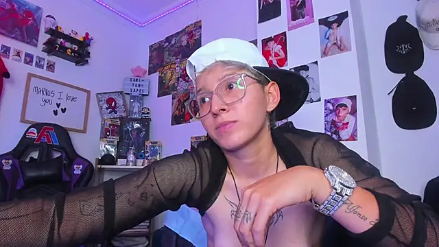 Mikeking14's Live XXX Chat