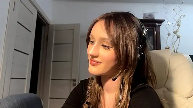 Chat +18 de ShannanWohlers ao vivo