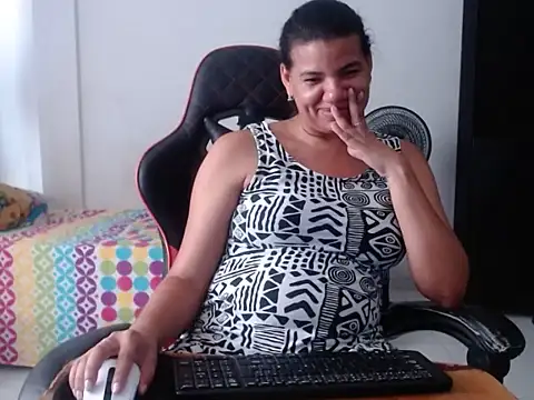 צ'אט XXX בשידור חי של Adriana_0312