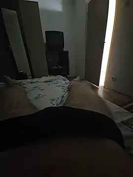 GoldenBoyzz99 现场XXX聊天