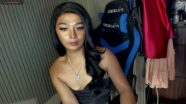 TrinityFucksYou Adlı Modelin Canlı XXX Sohbeti