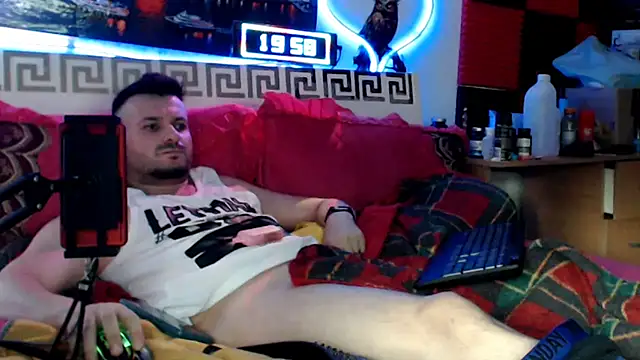 Czat XXX na żywo – Hugec0ck007