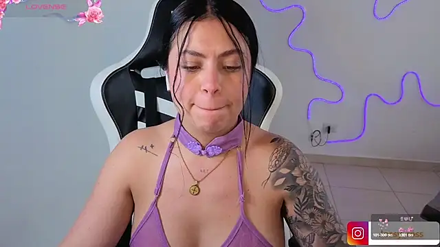 Chat +18 de Victoryyy_ ao vivo