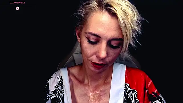 Blondice Chat XXX live