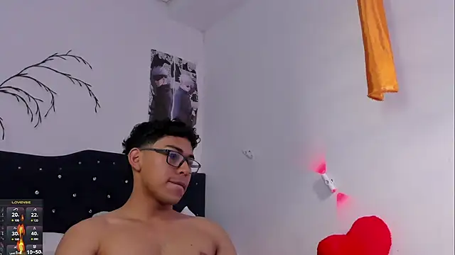 Онлайн чат XXX Robert__Zan