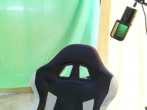 Show de aronmiller404 na webcam