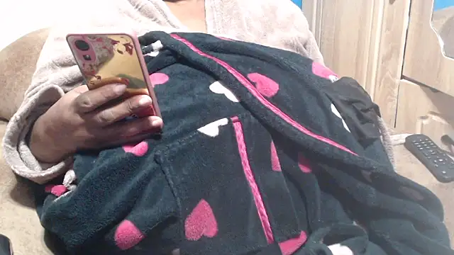 CUTEFIRMMELONSS' Webcam Show