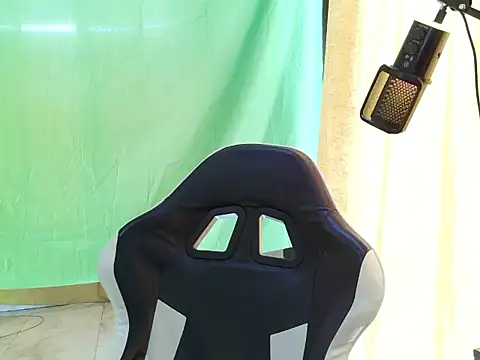aronmiller404 webcam show