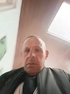 AlekNoir: απευθείας συνομιλία ΧΧΧ