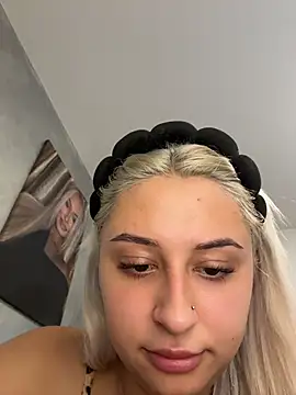 Kylie_One's Live XXX Chat