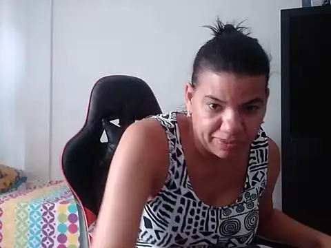 Adriana_0312 Adlı Modelin Canlı XXX Sohbeti