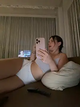 צ'אט XXX בשידור חי של TheCinderella