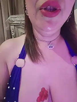 Doodqueen Adlı Modelin Canlı XXX Sohbeti
