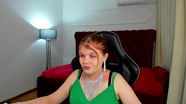 XXX chat uživo modela ChloeHalses