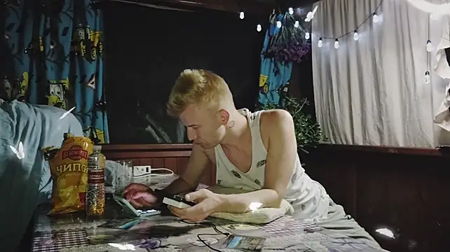 Вебкам-шоу Vuitton