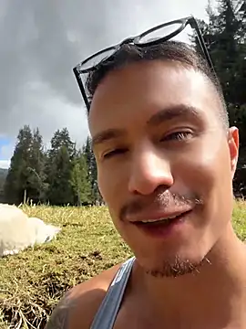 DOMINICKVEGAS77 webkamerás műsora