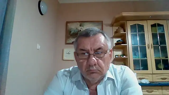 machomale3 XXX чат на живо