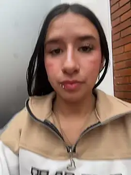 LilyRossi_'s Live XXX Chat