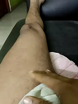 Show modela parth08raj na web-kameri