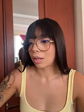 maaddyXXX's Live XXX Chat