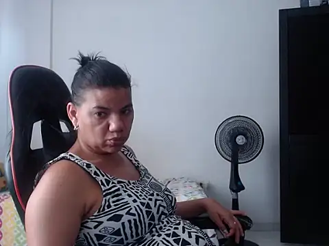 Adriana_0312: απευθείας συνομιλία ΧΧΧ