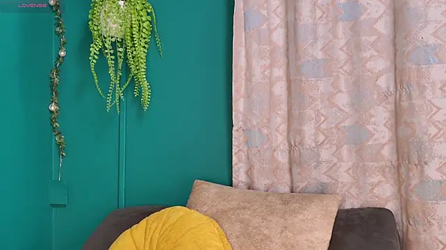 Layla_17's Live XXX Chat