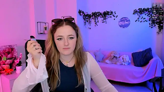 liana_kisses Webcamshow