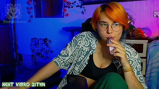 TrickyKitsune live XXX chat