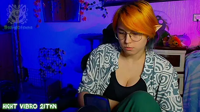 Chatroom XXX en direct de TrickyKitsune