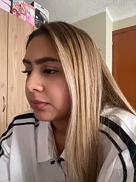 Živý XXX chat Miabonnett_