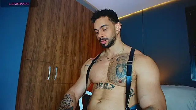 XXX chat uživo modela massimo_visconti