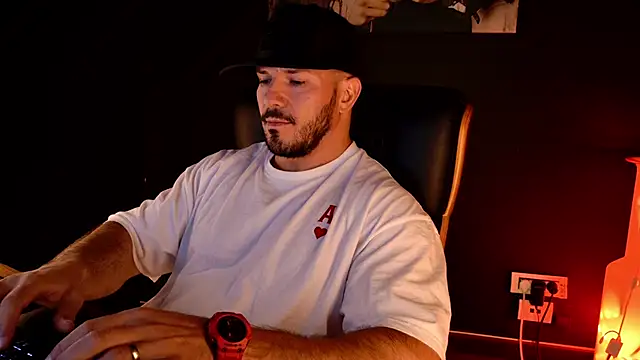 AngeloEric Chat XXX live