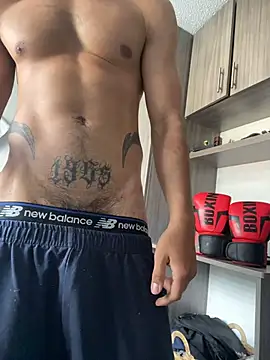 แชท XXX สดของ Taylor_DiamondBoy