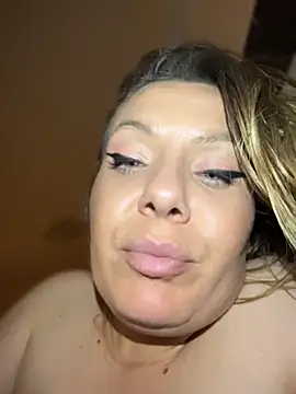 KrisKkiki's Live Chat Room