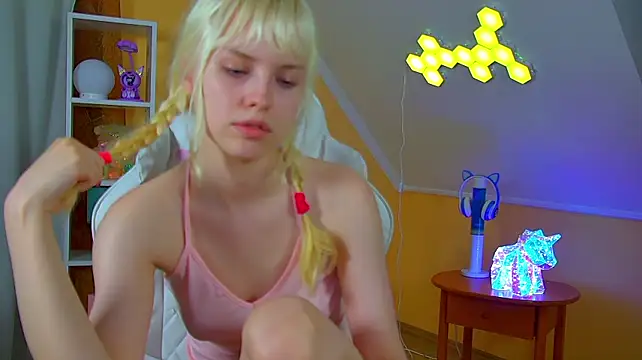 HannahHollis Adlı Modelin Canlı XXX Sohbeti