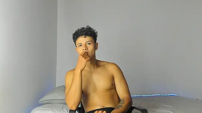 _Alex_Colton Adlı Modelin Web Kamerası Şovu