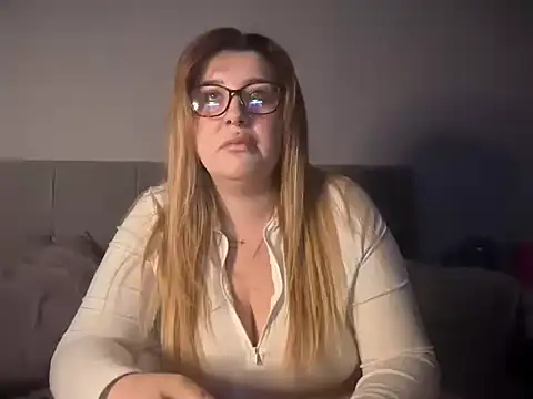 curvy_rosie69 লাইভ XXX চ্যাট