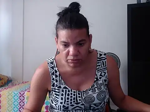 دردشة Adriana_0312 الجنسية المباشرة