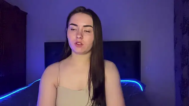 Chat +18 de SelenaBrook ao vivo
