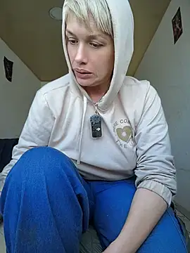 MARILYNKOVANOVA élő XXX-chatje