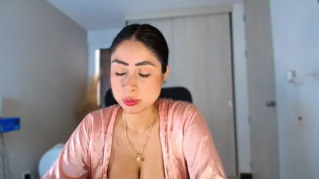 auroracaruso11 Show in webcam
