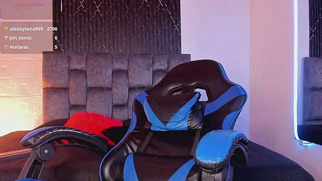 Alexxus_Smith 即時 XXX 聊天