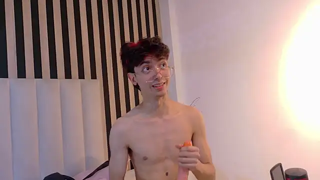 دردشة Twink_Sebas7 الجنسية المباشرة