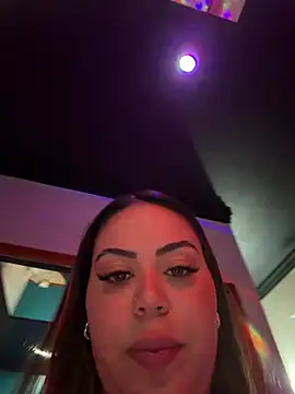 lariic Chat XXX in diretta