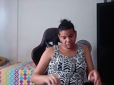 Chatroom XXX en direct de Adriana_0312