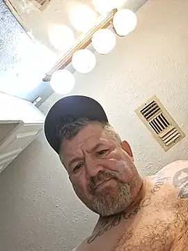 bigdoog8 élő XXX-chatje
