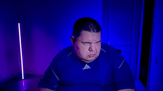 Chatroom XXX en direct de chubby_daddy