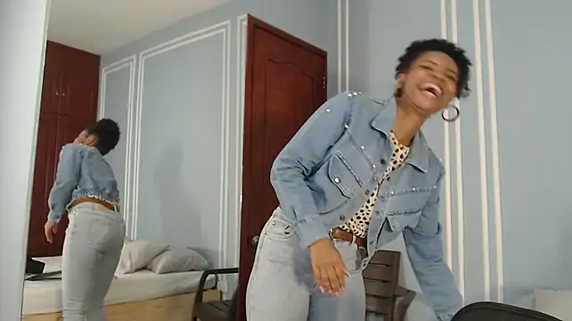 XXX chat uživo modela ChantalGarner