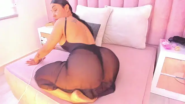 Chat XXX en directo de Natural_BIGASS_Nina